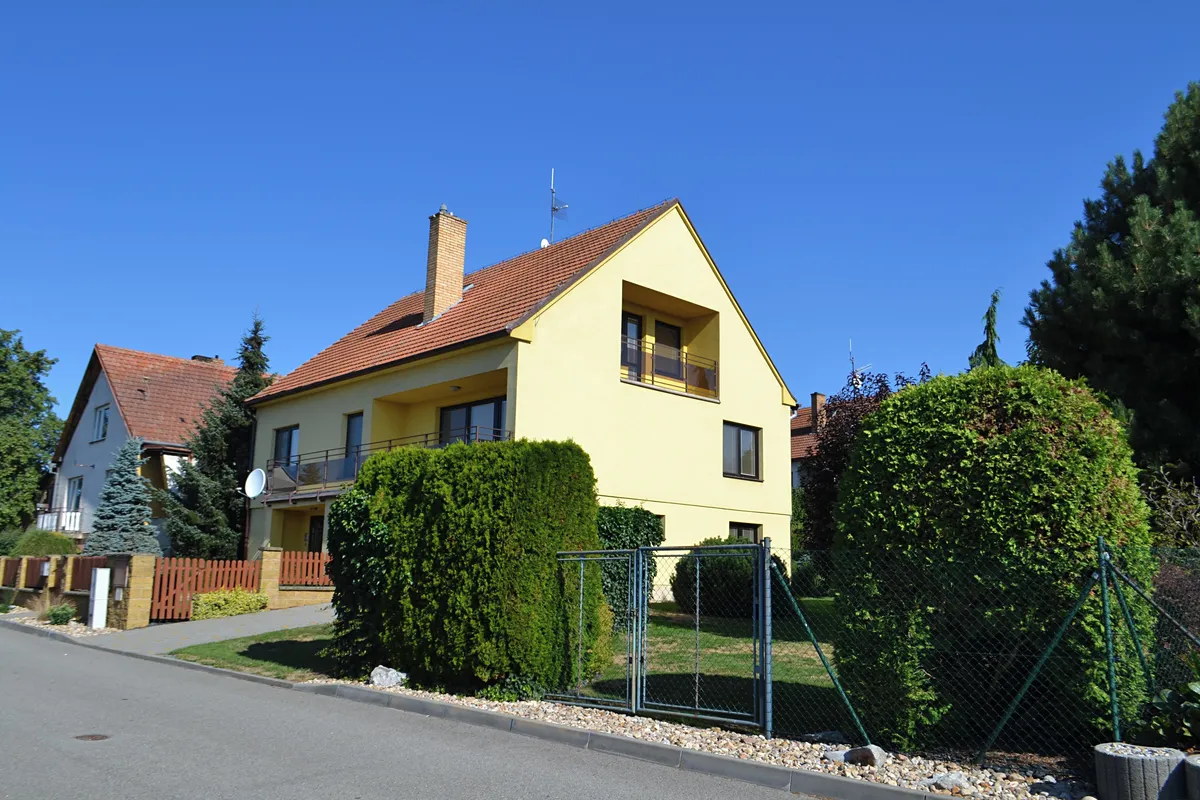 Prodej rodinného domu 255 m², pozemek 1243 m²